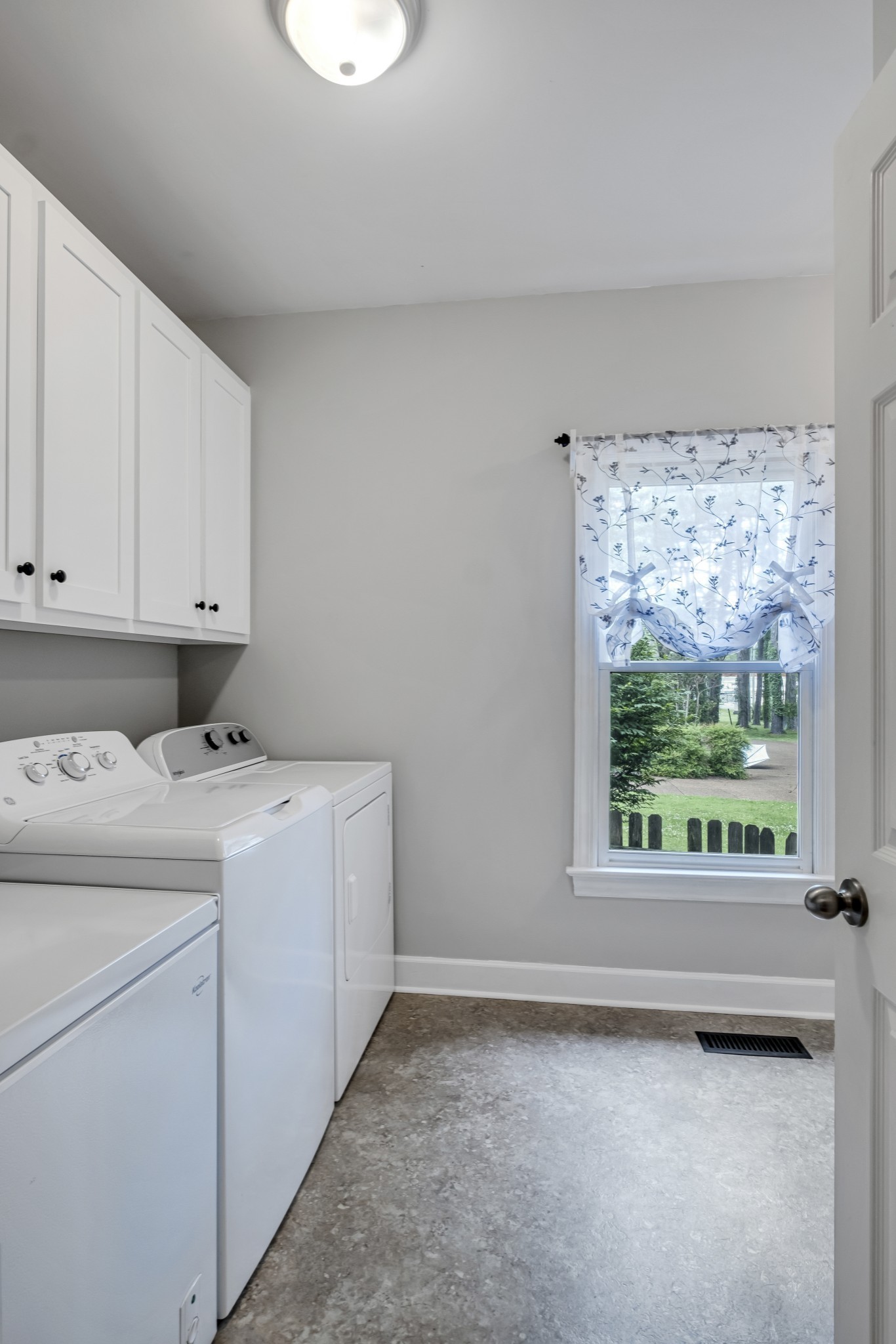 1003 Graymere Manor Road Columbia, TN 38401 - Photo 13 of 41 Gallery Image 13