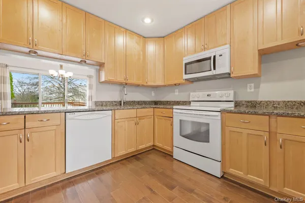 $400,000 | 178 Fairway Drive, Carmel, NY 10512