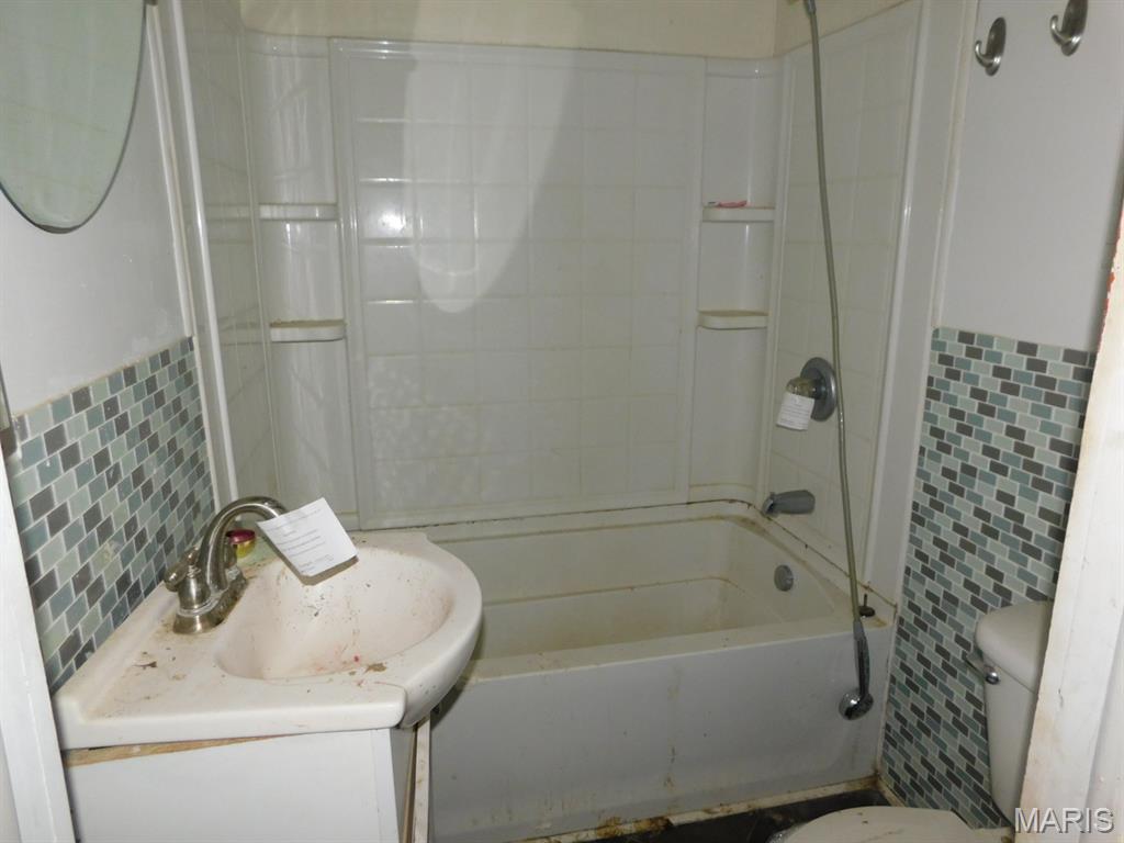 625 Highway 37 Kell, IL 62853 - Photo 3 of 10 Gallery Image 3
