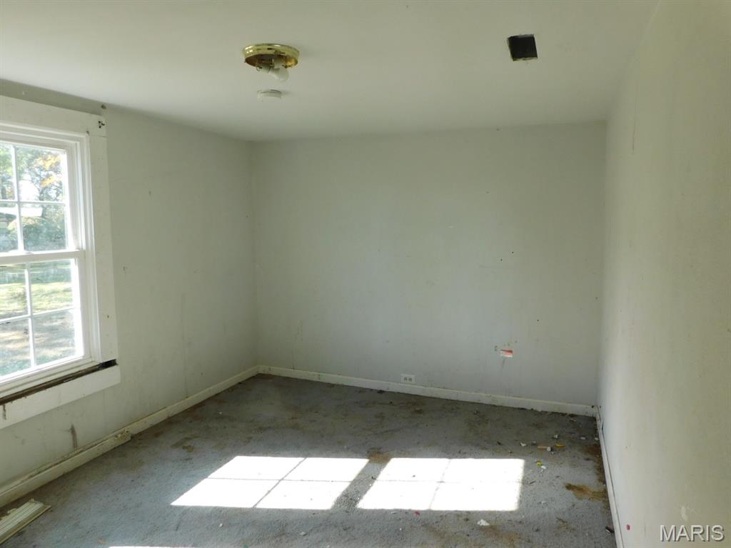 625 Highway 37 Kell, IL 62853 - Photo 5 of 10 Gallery Image 5