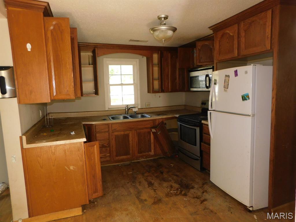 625 Highway 37 Kell, IL 62853 - Photo 10 of 10 Gallery Image 10
