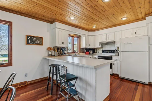 $345,000 | 11854 North Shore Drive, Spicer, MN 56288