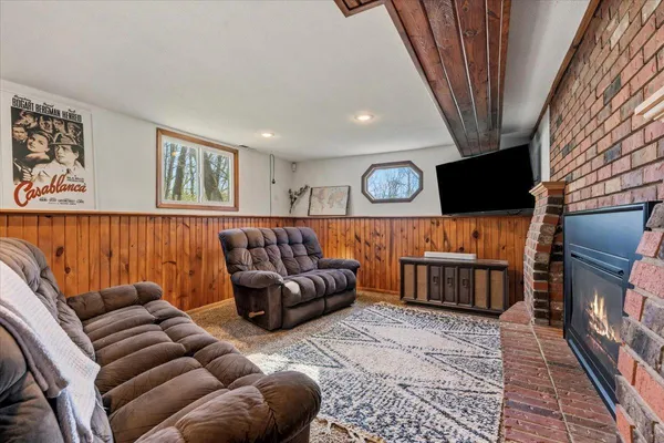 $345,000 | 11854 North Shore Drive, Spicer, MN 56288