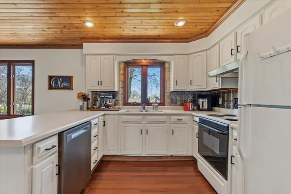 $345,000 | 11854 North Shore Drive, Spicer, MN 56288