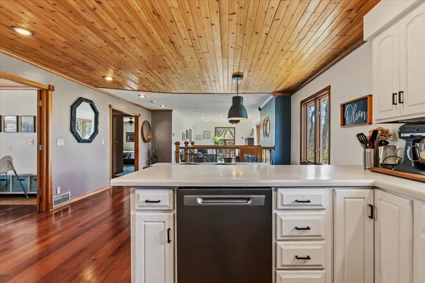 $345,000 | 11854 North Shore Drive, Spicer, MN 56288