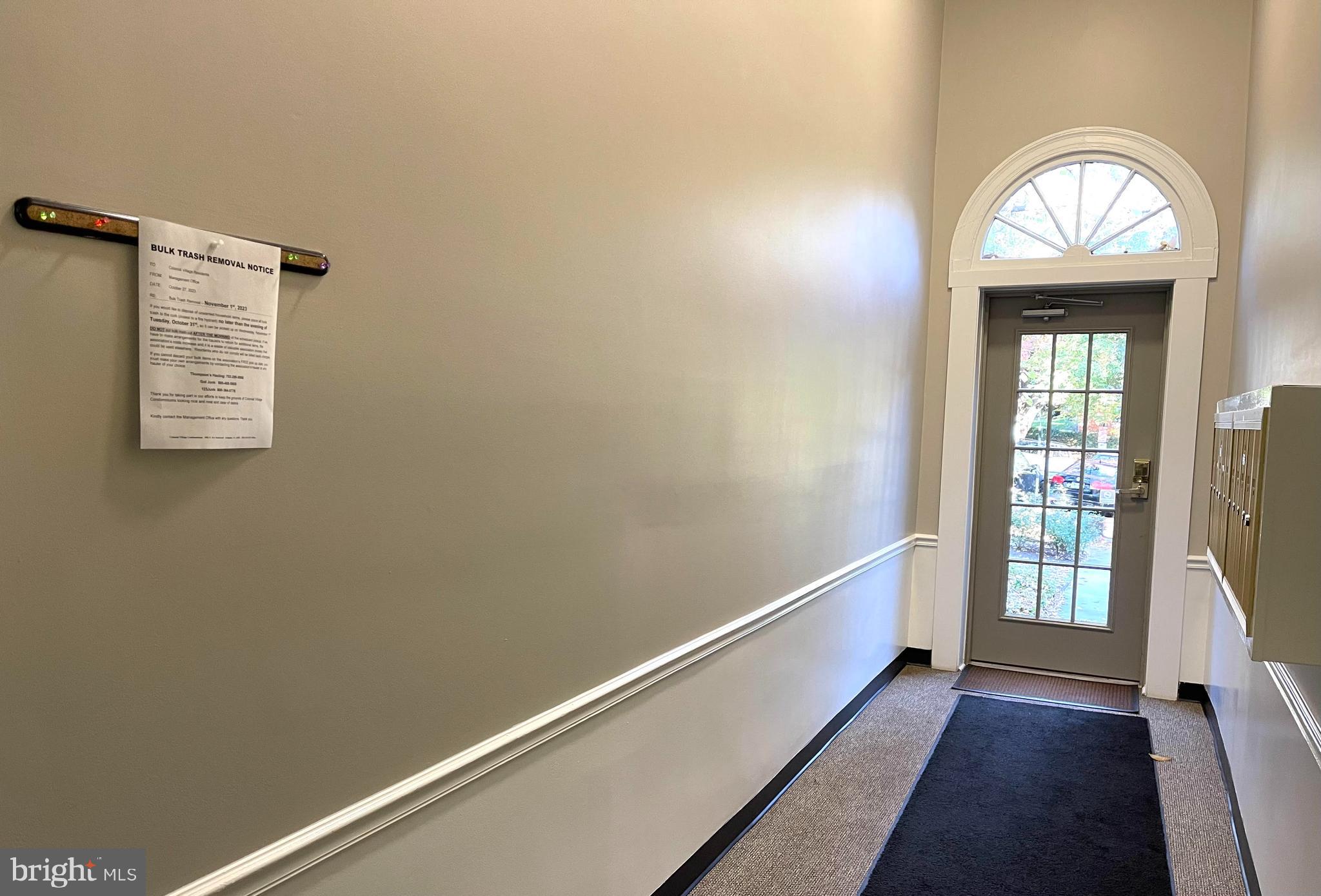 1802 Key Boulevard Arlington, VA 22201 - Photo 4 of 12 Hallway