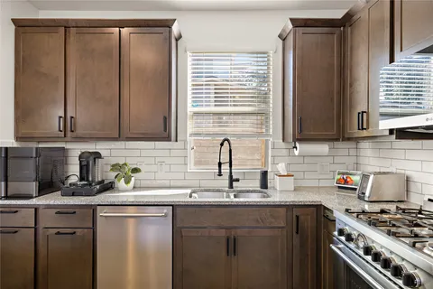 $499,000 | 1402 Singleton Avenue, Unit B, Austin, TX 78702