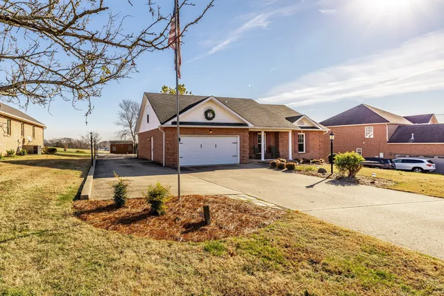 $474,900 | 415 Woodlands Drive, Gallatin, TN 37066