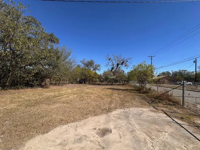 $1,800 | 2318 1st Street, Brownwood, TX 76801