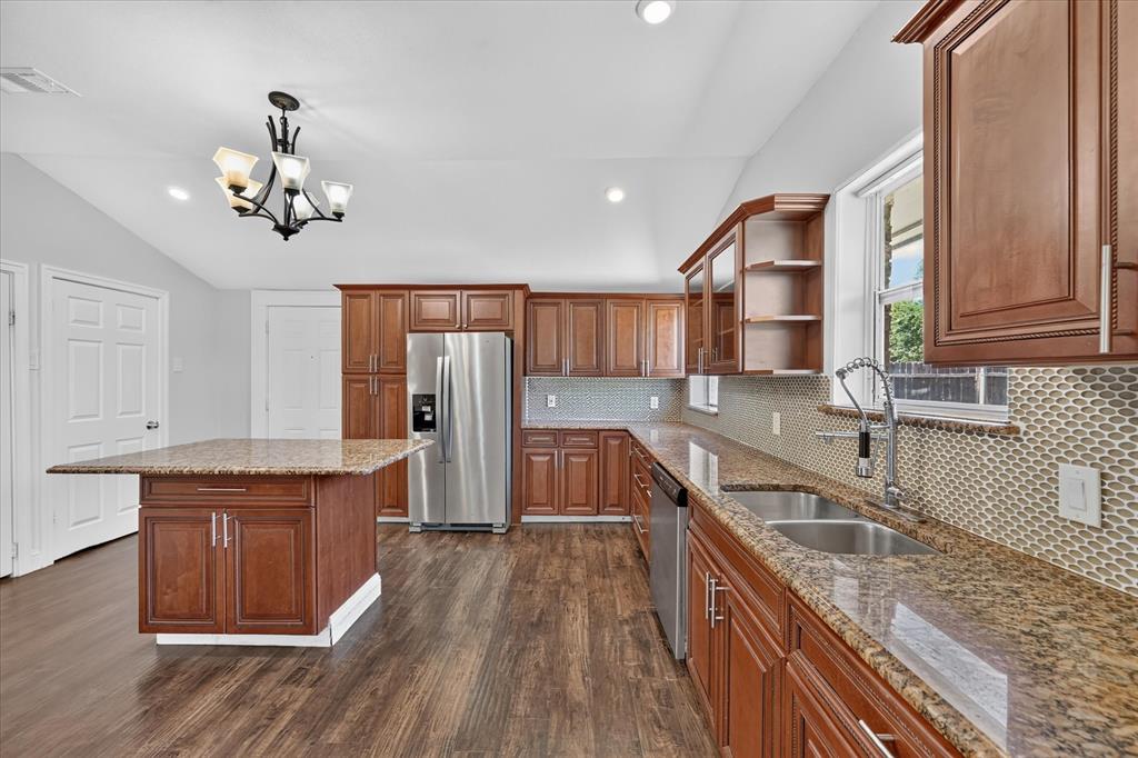 2217 Dalrock Road Rowlett, TX 75088 - Photo 4 of 11 Gallery Image 4