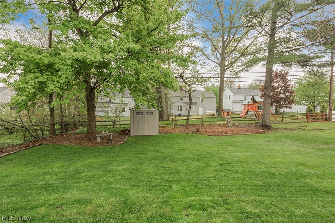 1131 Brainard Road Lyndhurst, OH 44124 - Photo 4 of 35