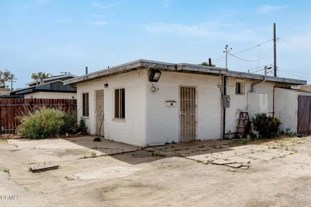 $399,000 | 2577 Alvarado Street, Oxnard, CA 93036