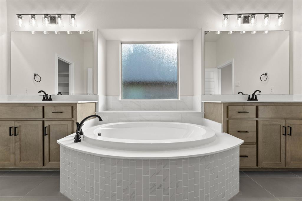 43 Magpie Street Joshua, TX 76058 - Photo 15 of 30 43 Magpie-Primary Suite-5