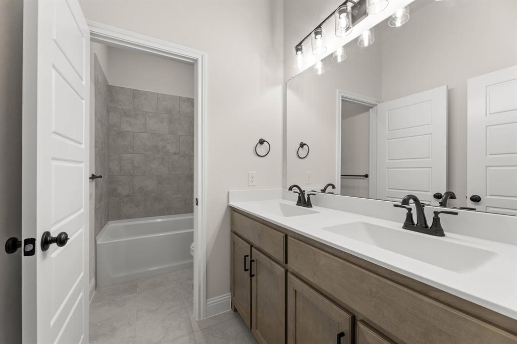 43 Magpie Street Joshua, TX 76058 - Photo 19 of 30 43 Magpie-Bathroom-1