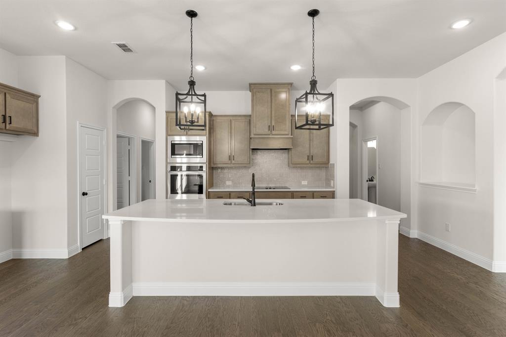 43 Magpie Street Joshua, TX 76058 - Photo 2 of 30 43 Magpie-Kitchen-1
