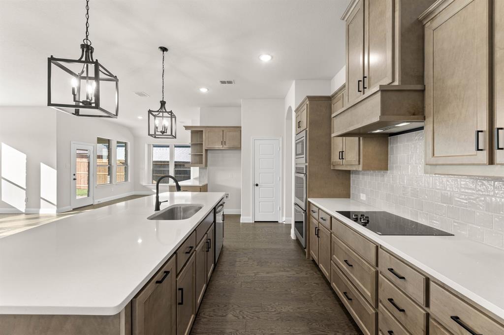 43 Magpie Street Joshua, TX 76058 - Photo 4 of 30 43 Magpie-Kitchen-3