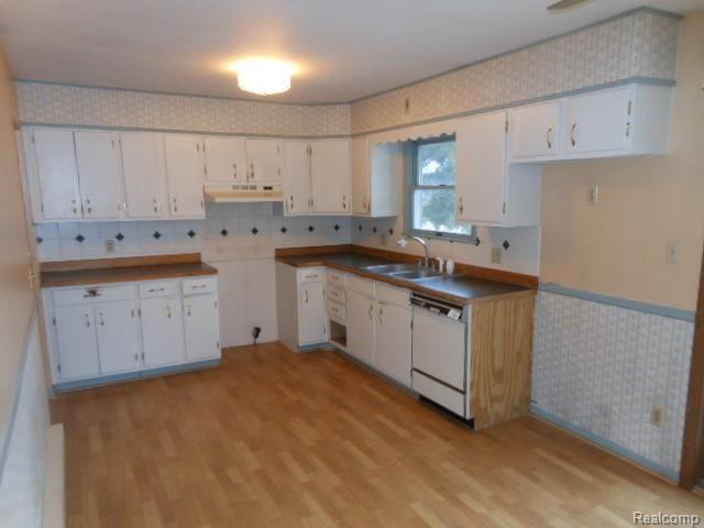 1744 Pingree Road Howell, MI 48843 - Photo 10 of 21 DSCN2752.JPG
