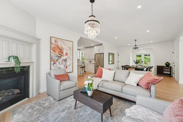 $999,000 | 109 Pine Street East, Stillwater, MN 55082
