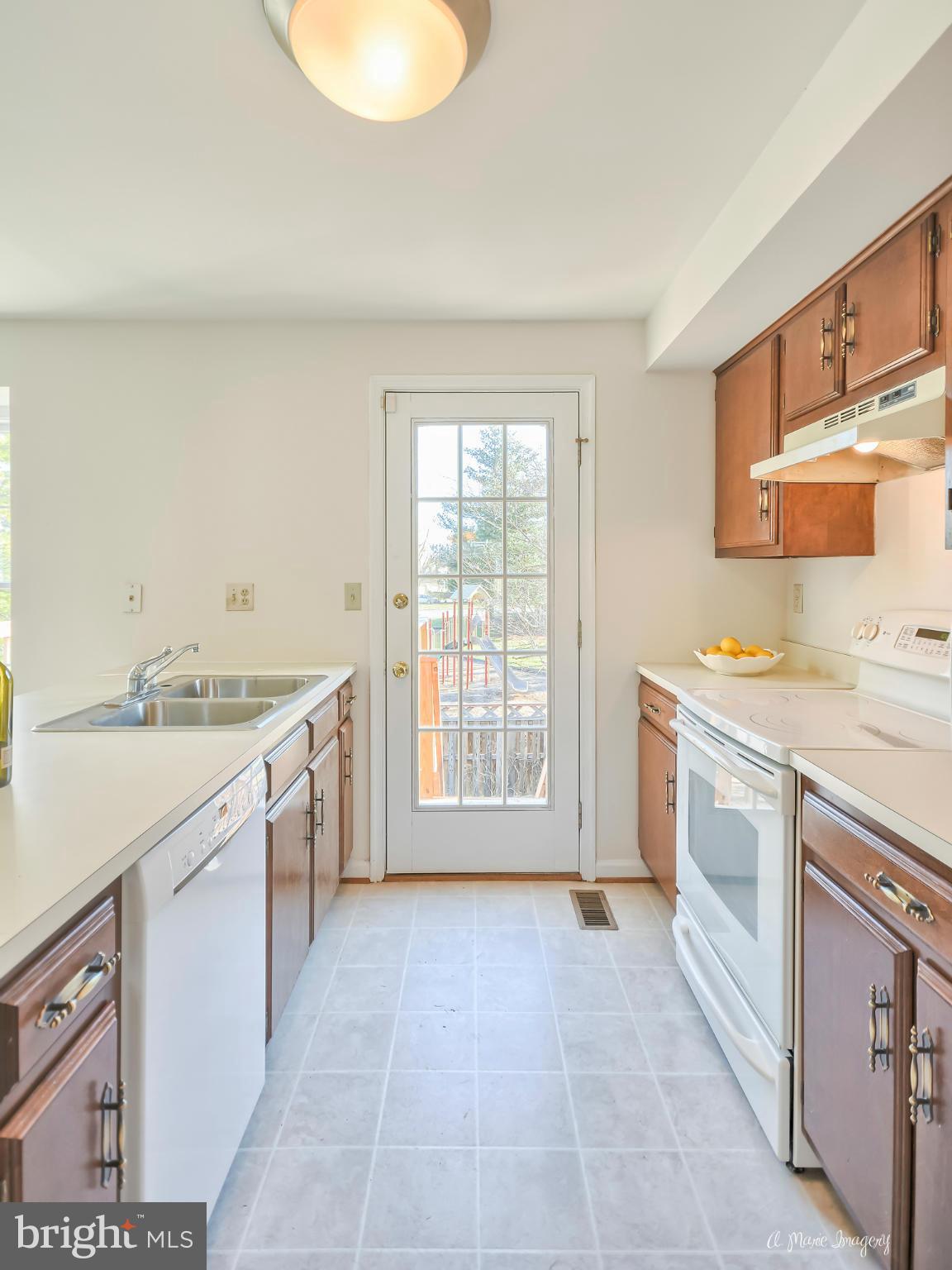 8002 Broken Reed Court Frederick, MD 21701 - Photo 12 of 30 Kitchen