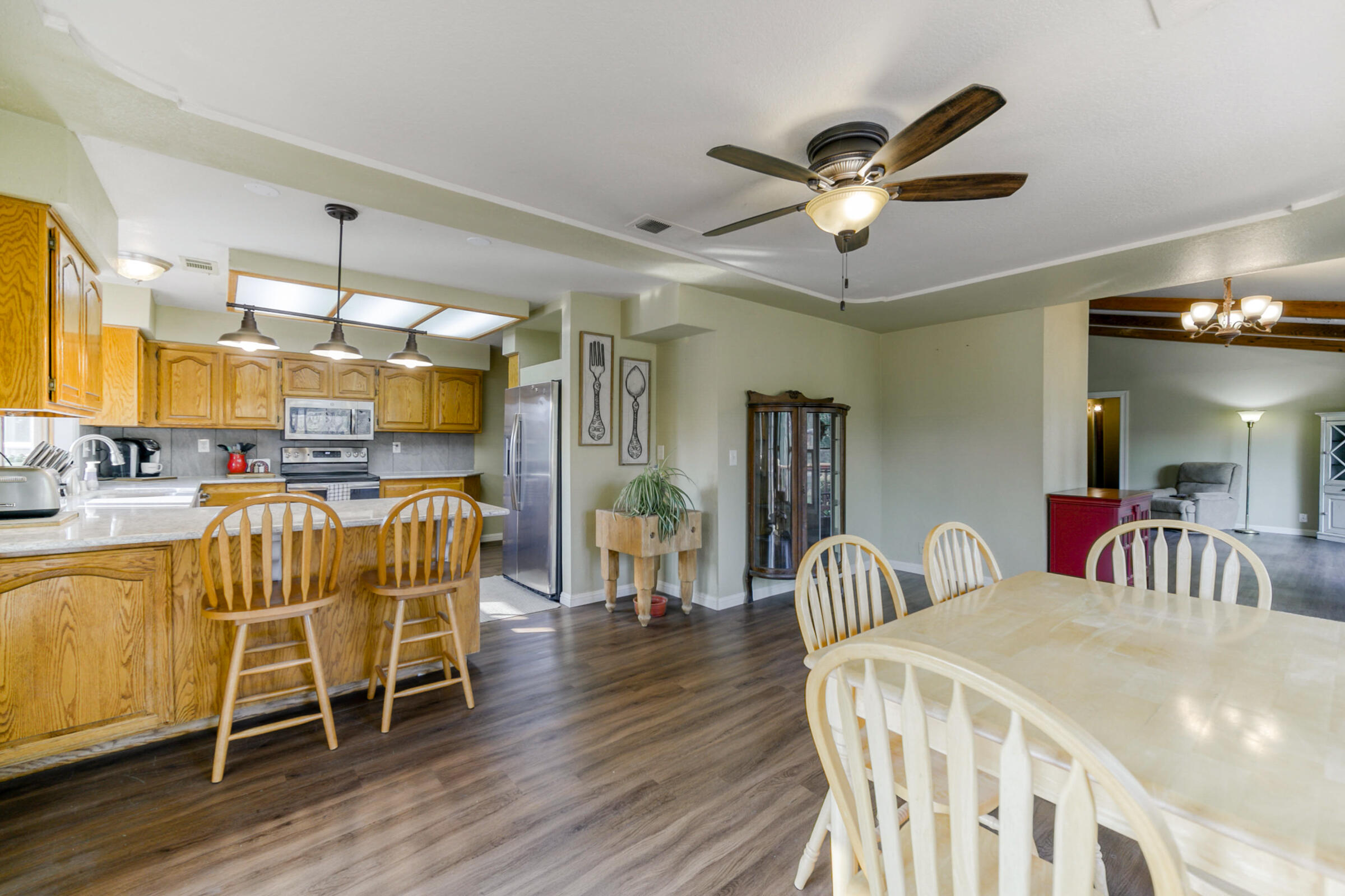 15025 Miners Gulch Road Shasta, CA 96087 - Photo 12 of 47 breakfast bar