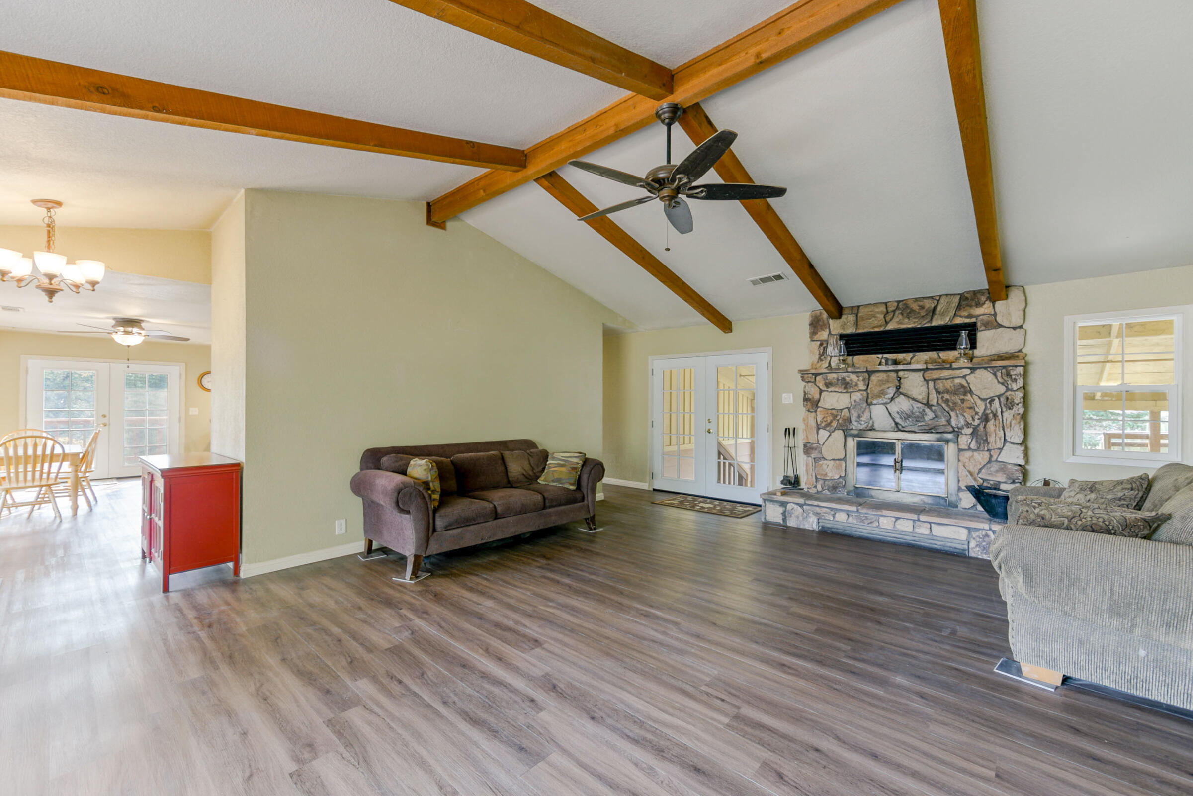 15025 Miners Gulch Road Shasta, CA 96087 - Photo 17 of 47 large living area