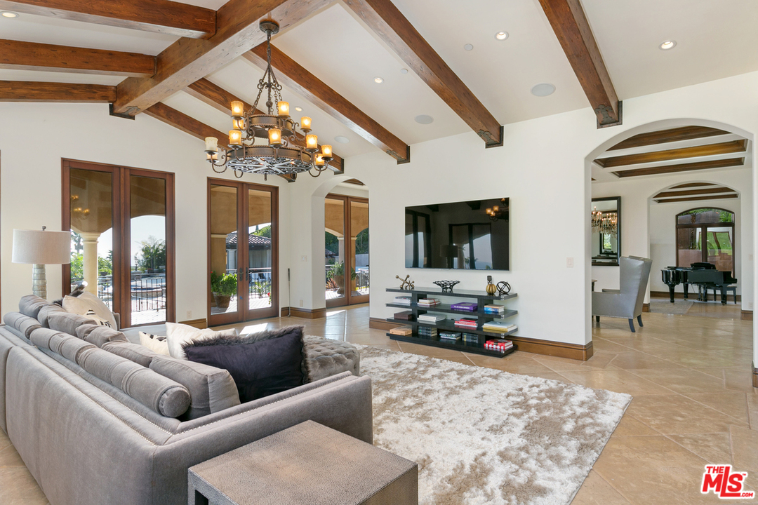 6254 Porterdale Drive Malibu, CA 90265 - Photo 13 of 40