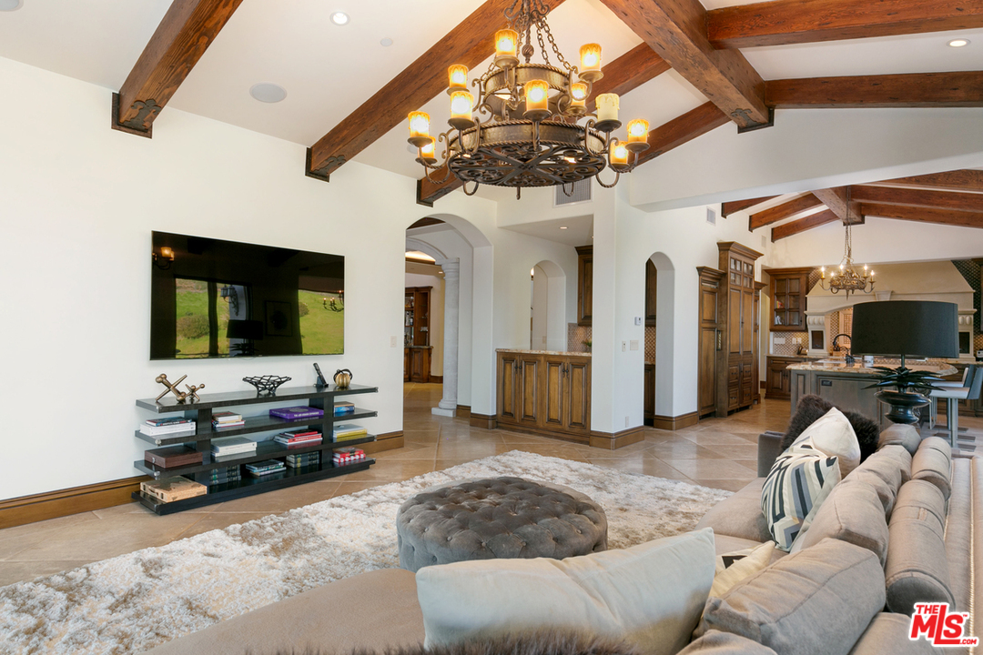 6254 Porterdale Drive Malibu, CA 90265 - Photo 14 of 40