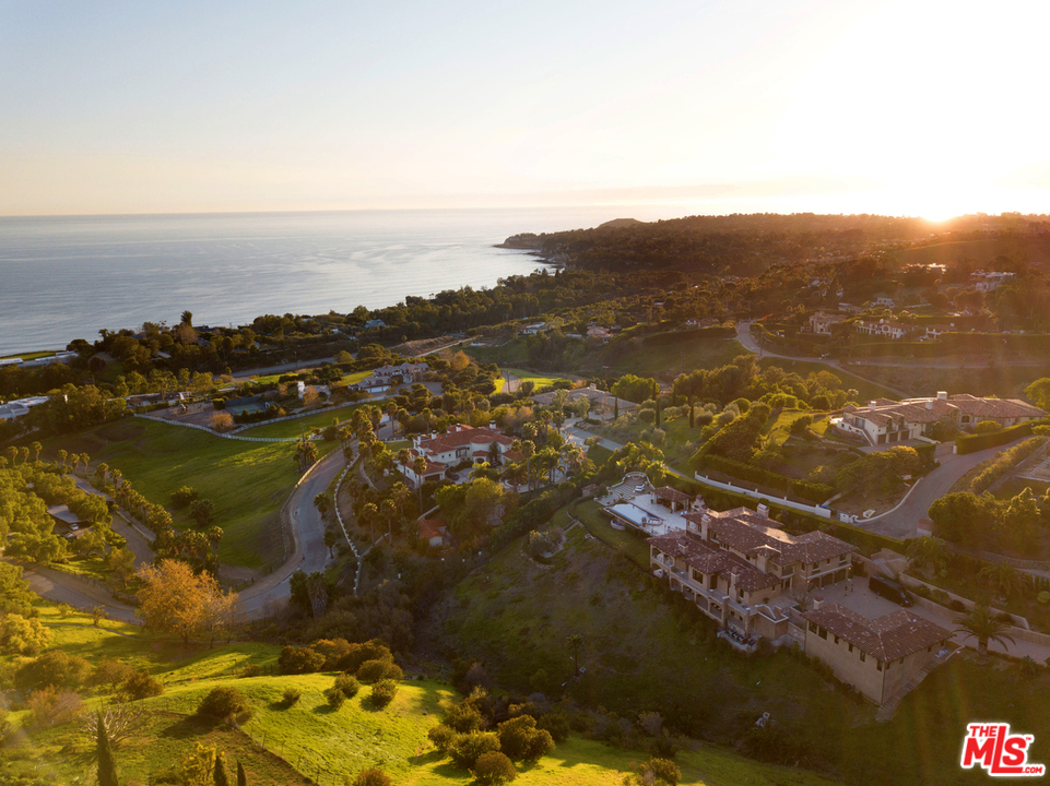 6254 Porterdale Drive Malibu, CA 90265 - Photo 5 of 40