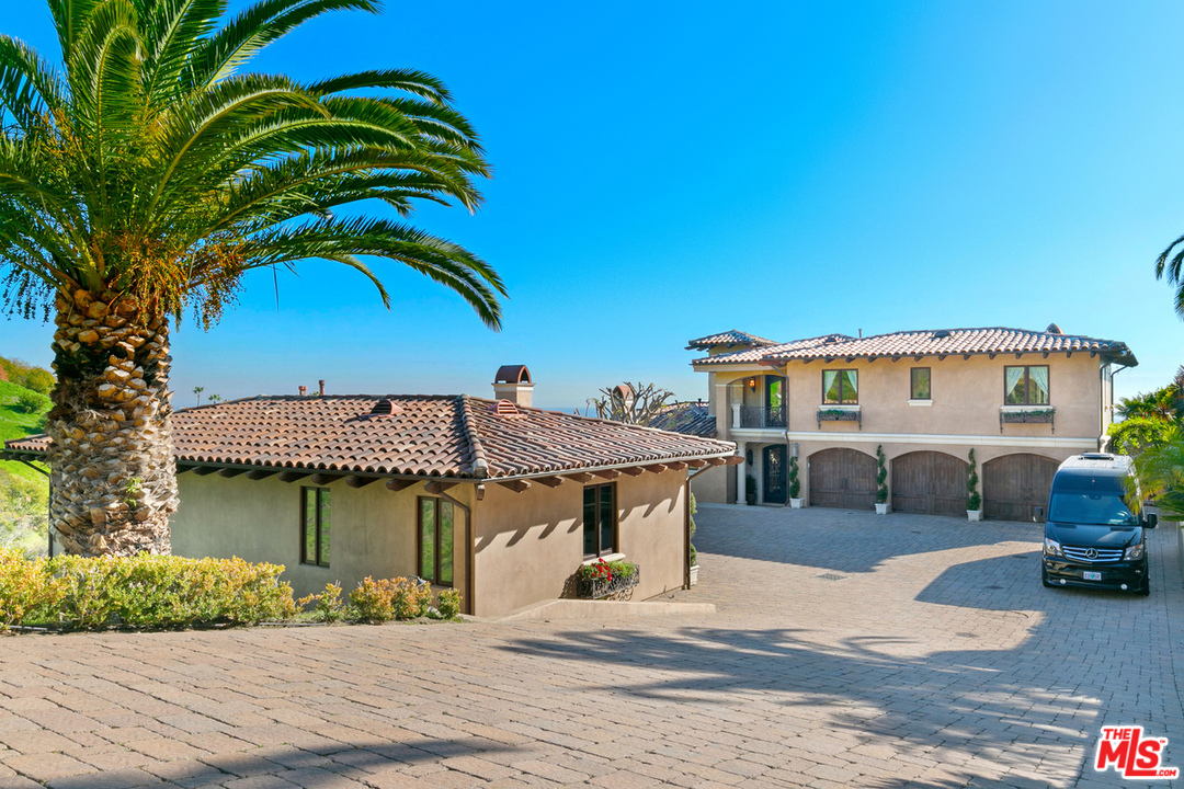 6254 Porterdale Drive Malibu, CA 90265 - Photo 8 of 40