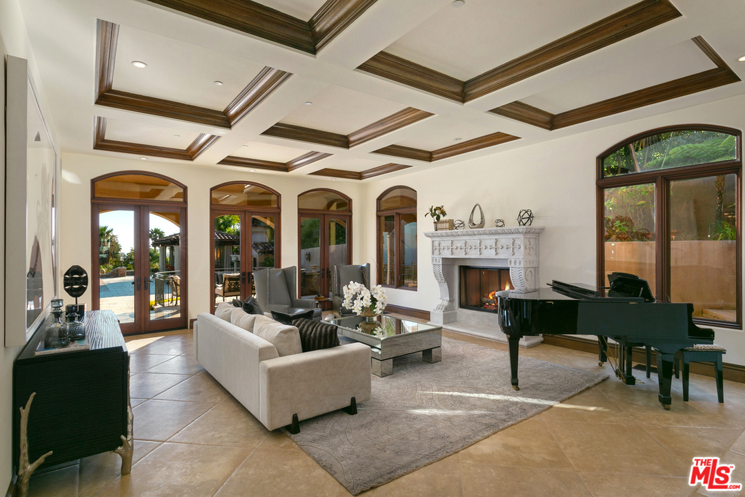 6254 Porterdale Drive Malibu, CA 90265 - Photo 10 of 40