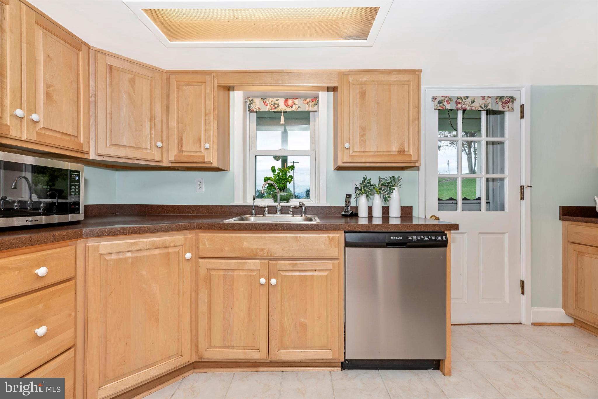 9710 Hall Road Frederick, MD 21701 - Photo 11 of 41 Lots of Light and Window over Sink