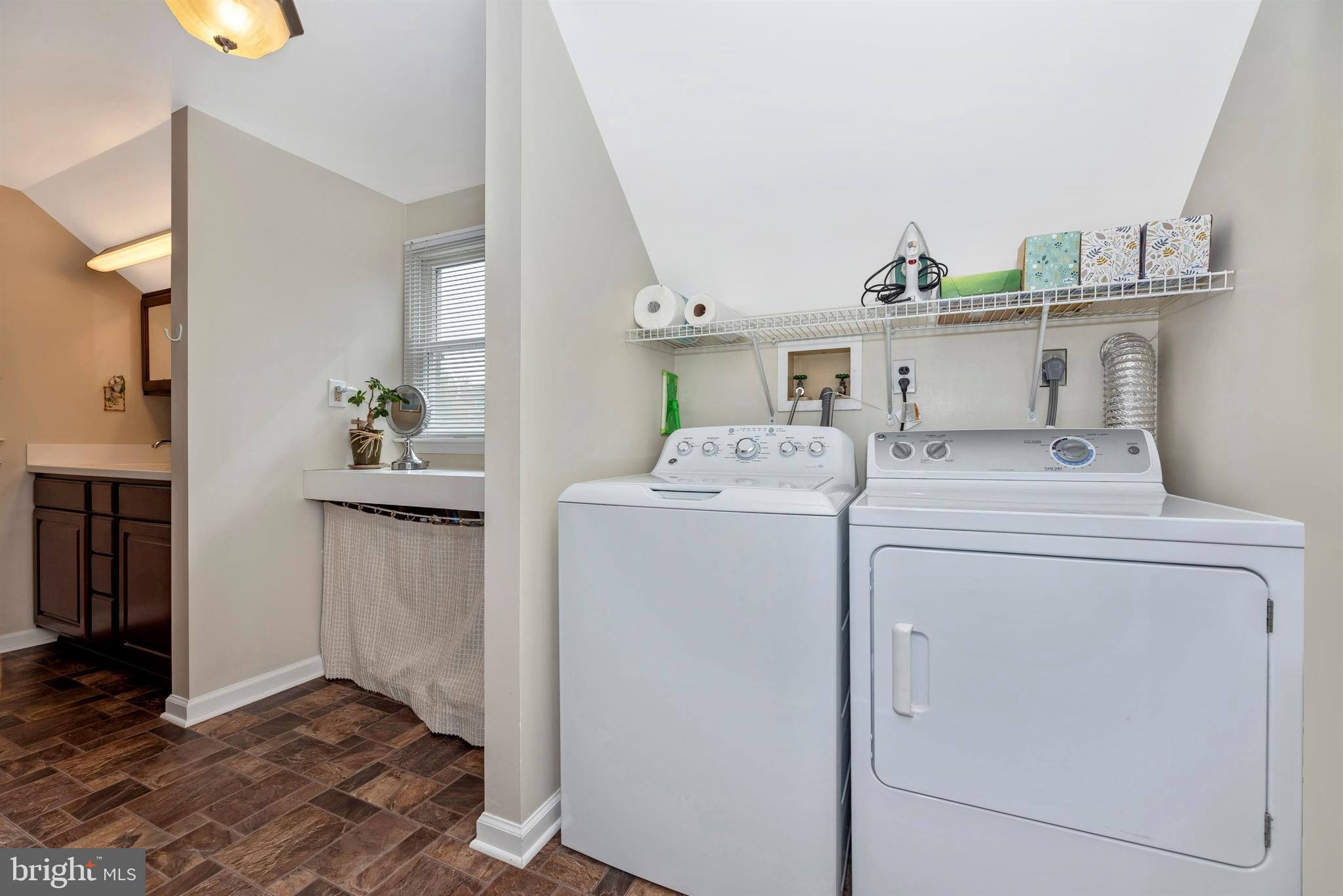 9710 Hall Road Frederick, MD 21701 - Photo 29 of 41 Laundry Room!