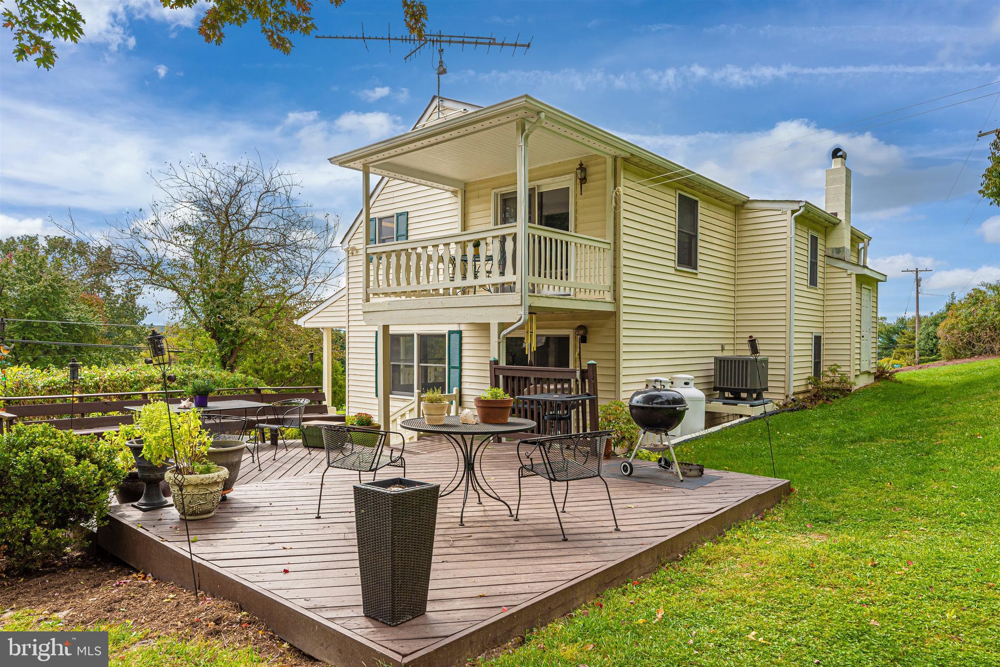 9710 Hall Road Frederick, MD 21701 - Photo 36 of 41 Large Deck has Built-In Seating
