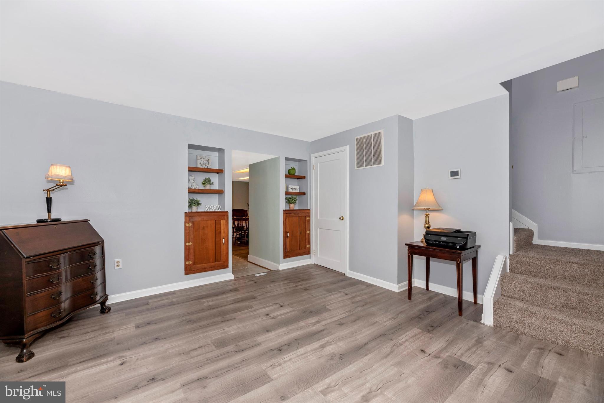 9710 Hall Road Frederick, MD 21701 - Photo 9 of 41 Living Room