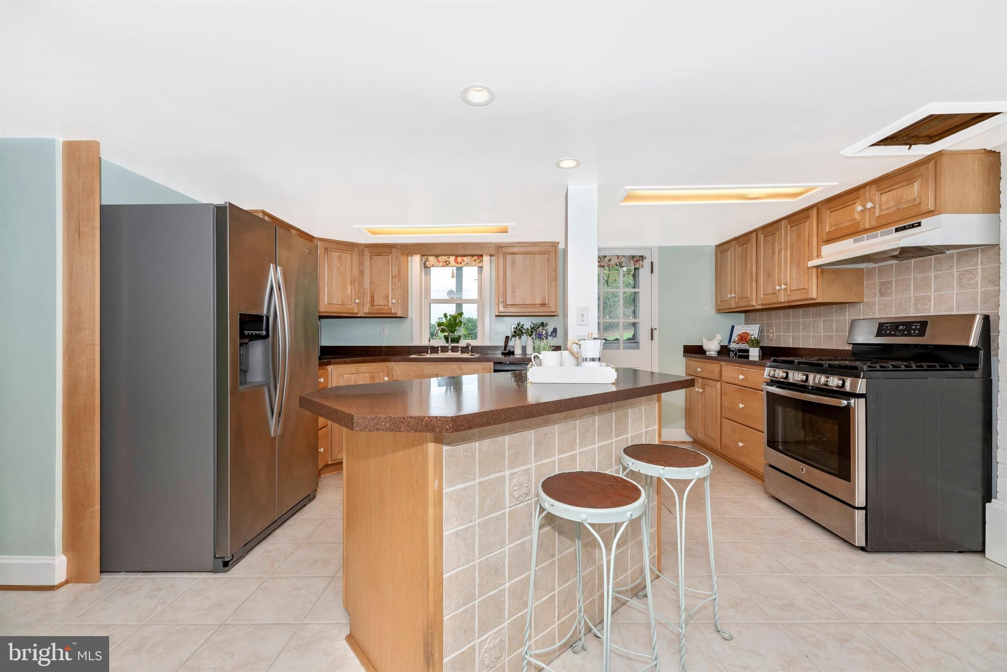 9710 Hall Road Frederick, MD 21701 - Photo 10 of 41 Large Kitchen with Stainless Steel Appliances!