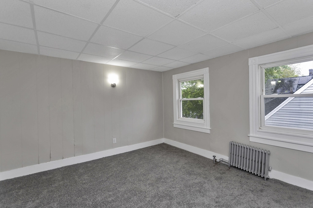 78 Whittier Street Springfield, MA 01108 - Photo 4 of 39