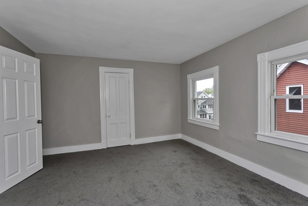 78 Whittier Street Springfield, MA 01108 - Photo 9 of 39