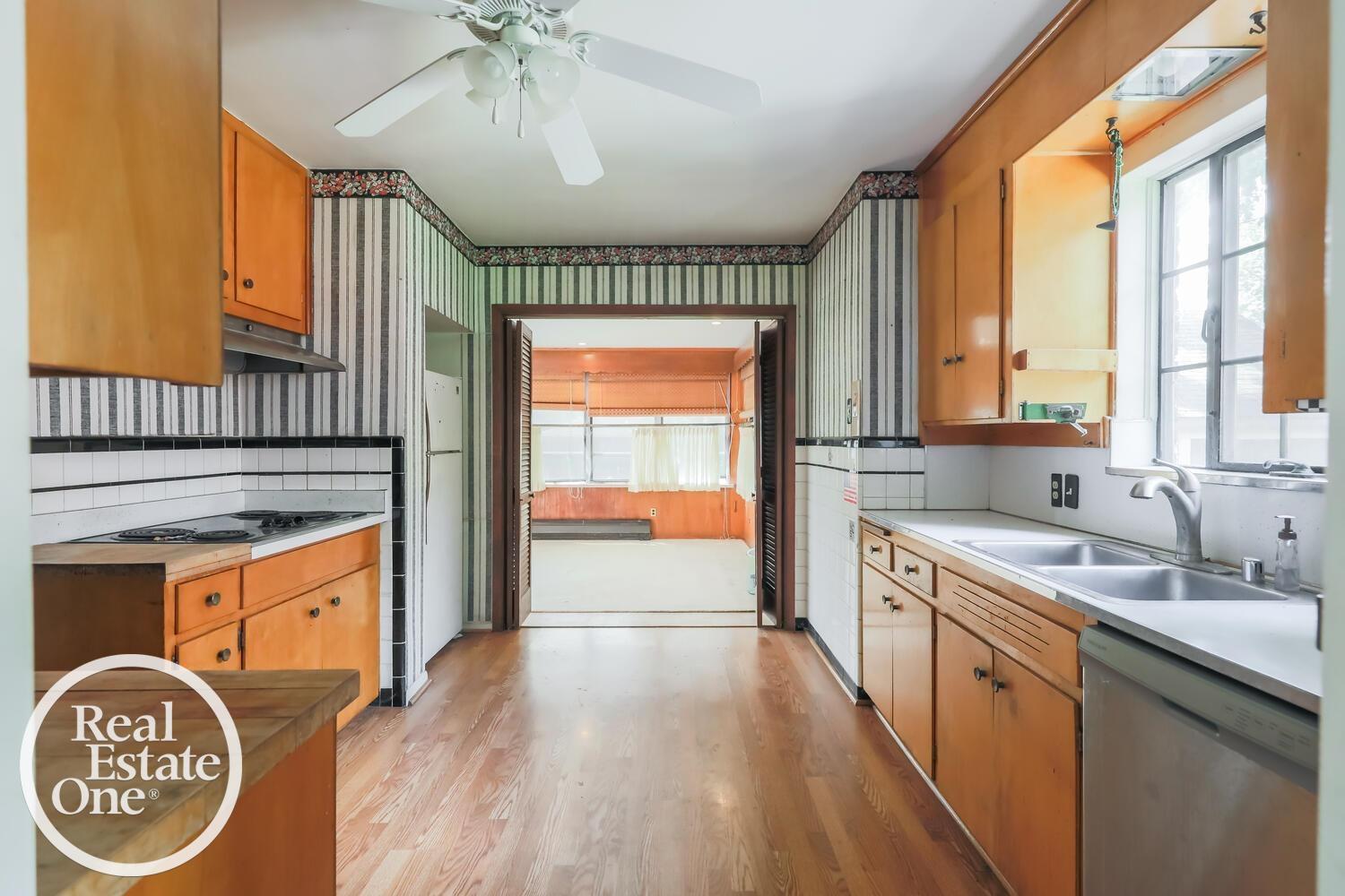 301 Kerby Road Grosse Pointe Farms, MI 48236 - Photo 7 of 23