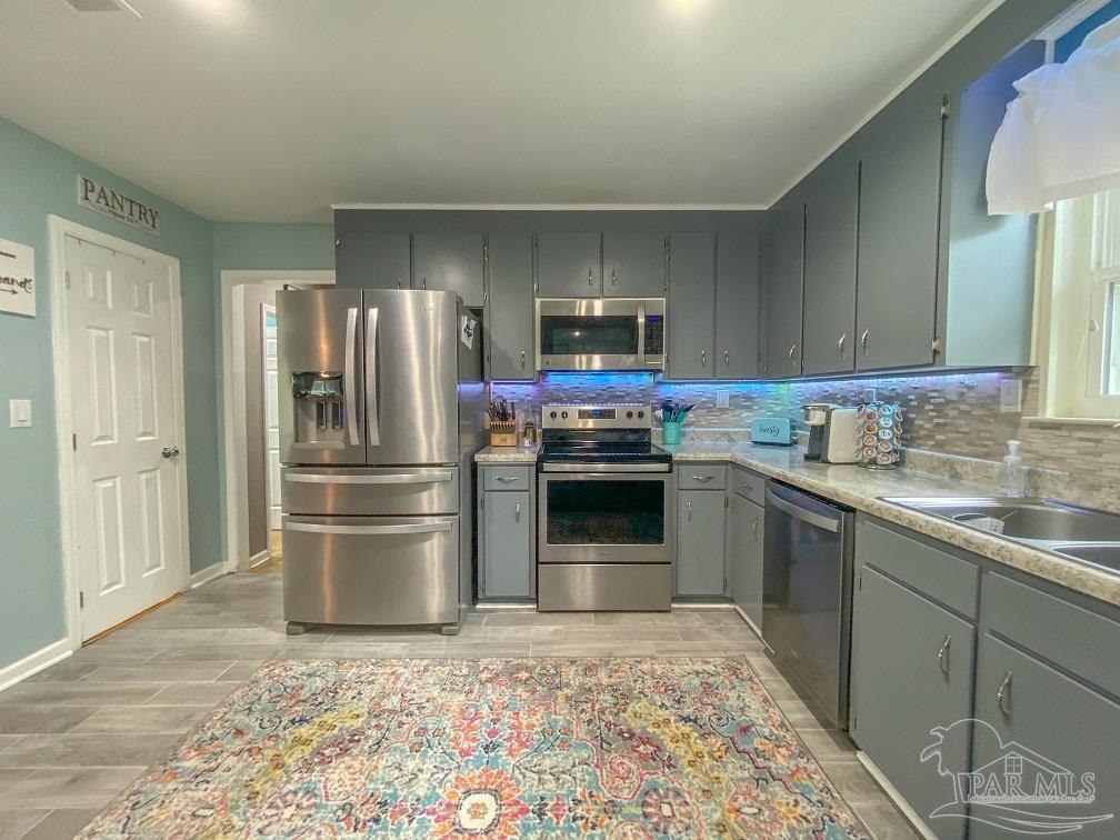 6250 Robinhood Road Milton, FL 32570 - Photo 11 of 49