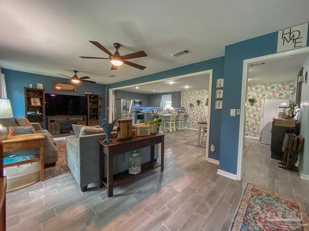 6250 Robinhood Road Milton, FL 32570 - Photo 5 of 49