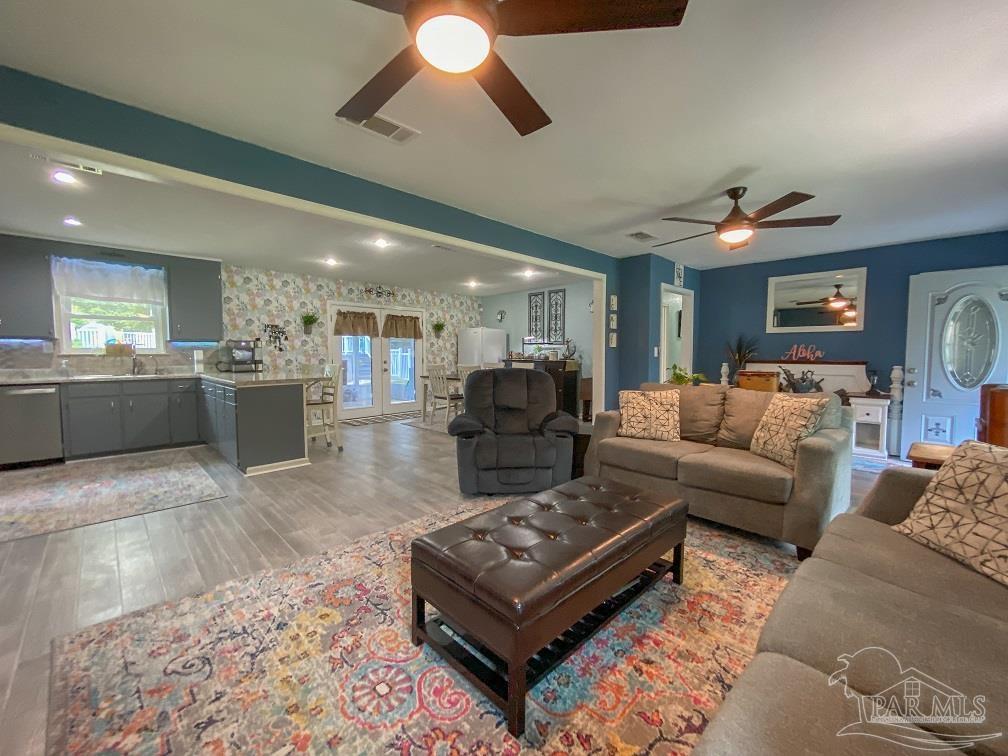 6250 Robinhood Road Milton, FL 32570 - Photo 8 of 49