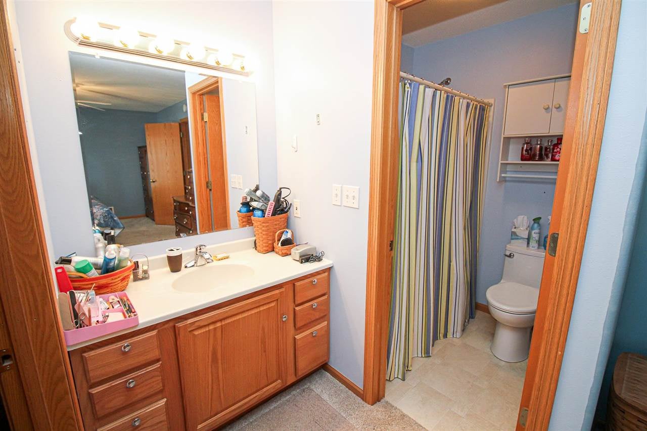 104 Whispering Wind Lane Center Point, IA 52213 - Photo 15 of 24 Gallery Image 15