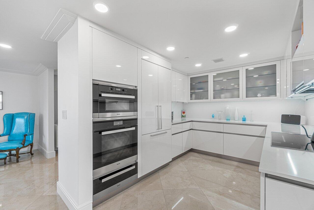 200 East Palmetto Park Road, Unit PH10 Boca Raton, FL 33432 - Photo 12 of 37 010-200EastPalmettoParkRoad-BocaRaton-FL