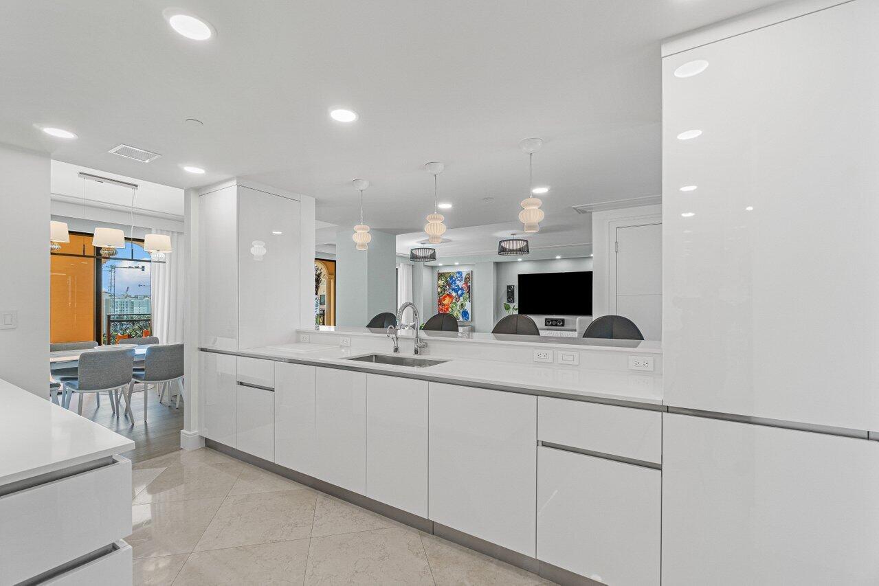 200 East Palmetto Park Road, Unit PH10 Boca Raton, FL 33432 - Photo 14 of 37 011-200EastPalmettoParkRoad-BocaRaton-FL