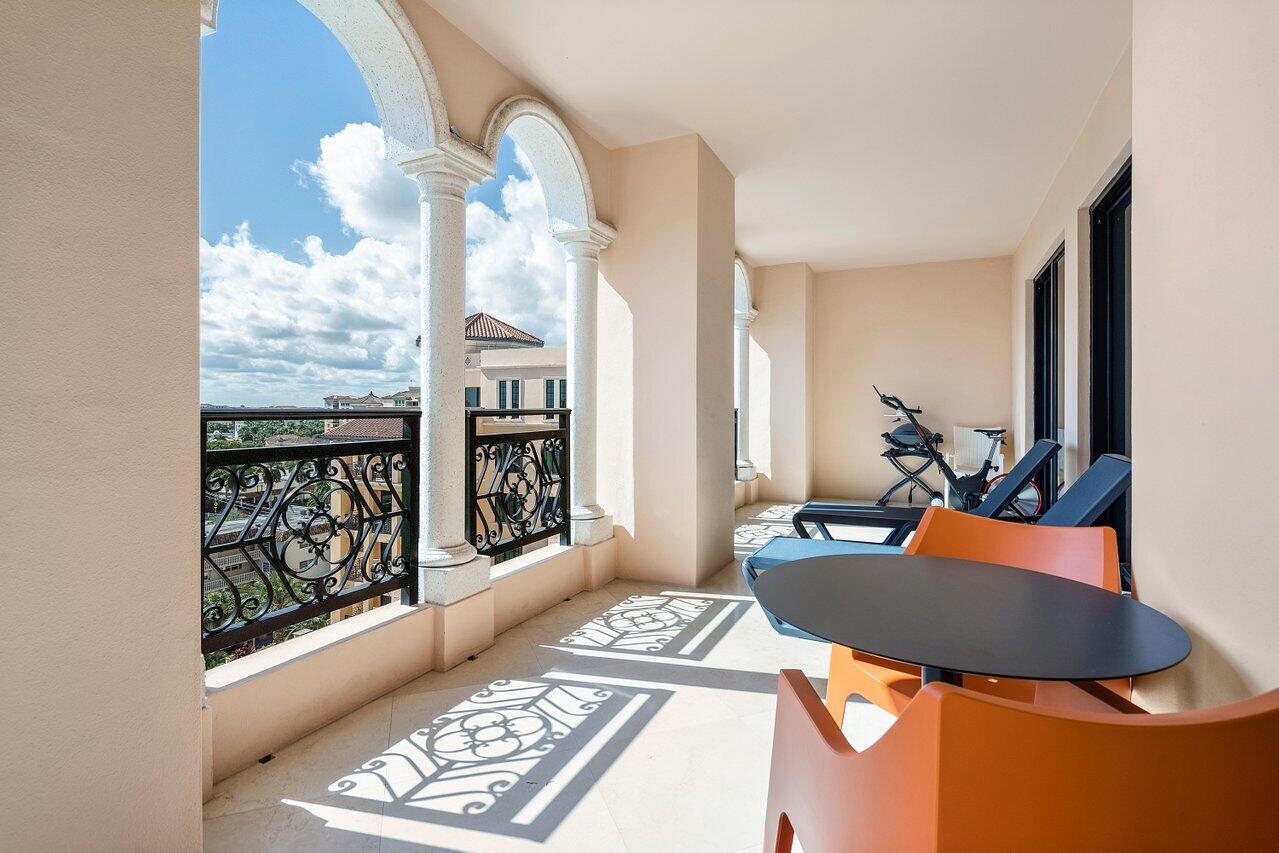 200 East Palmetto Park Road, Unit PH10 Boca Raton, FL 33432 - Photo 2 of 37 025-200EastPalmettoParkRoad-BocaRaton-FL