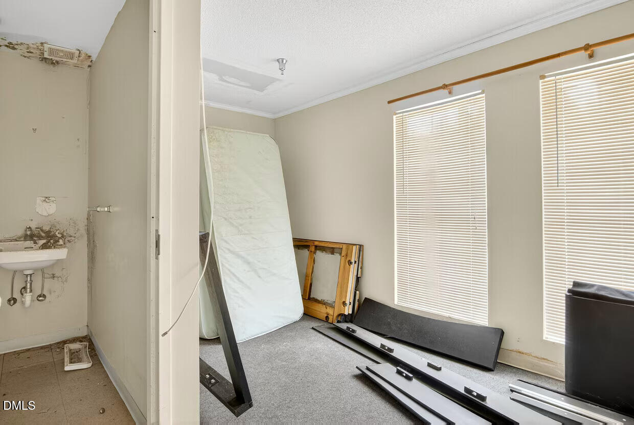 306 South Allen Road Wake Forest, NC 27587 - Photo 23 of 48 a room with gym equipment