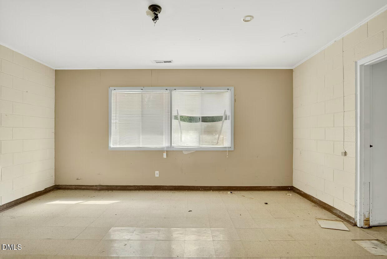 306 South Allen Road Wake Forest, NC 27587 - Photo 29 of 48 an empty room with a window