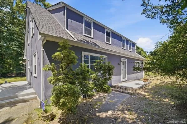 $2,000,000 | 458 North Magee Street, Southampton, NY 11968