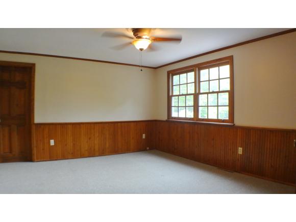 59 Lawrence Road Weare, NH 03281 - Photo 14 of 34 Gallery Image 14