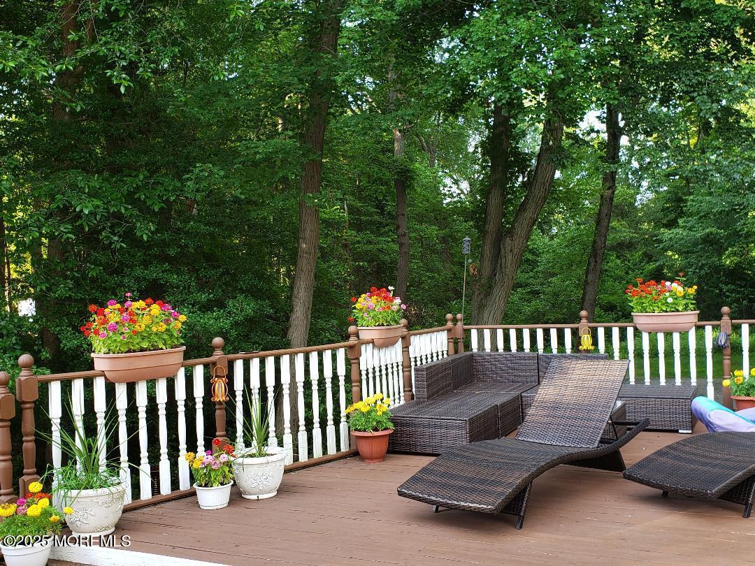 11 Ash Road Jackson, NJ 08527 - Photo 29 of 39 11 ash deck 3